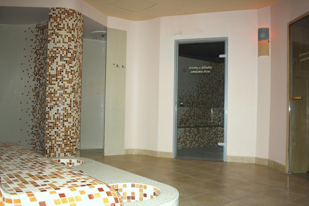 Hotel Novum & Spa Niepołomice Exterior foto