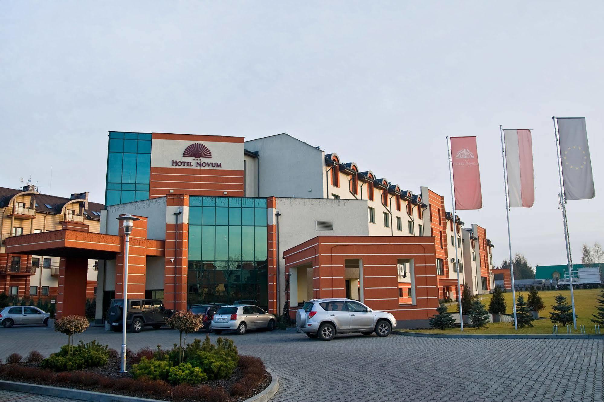 Hotel Novum & Spa Niepołomice Exterior foto